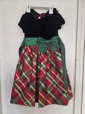 Festive Plaid Holiday Dress for Girls - Green & Red